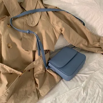

Chic Japan and South Korea diagonal cross small square bag wild retro style college packet 2020 early spring