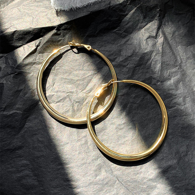 Fashion Distortion Interweave Twist Metal Circle Geometric Round Hoop Earrings for Women Accessories Retro Party Jewelry