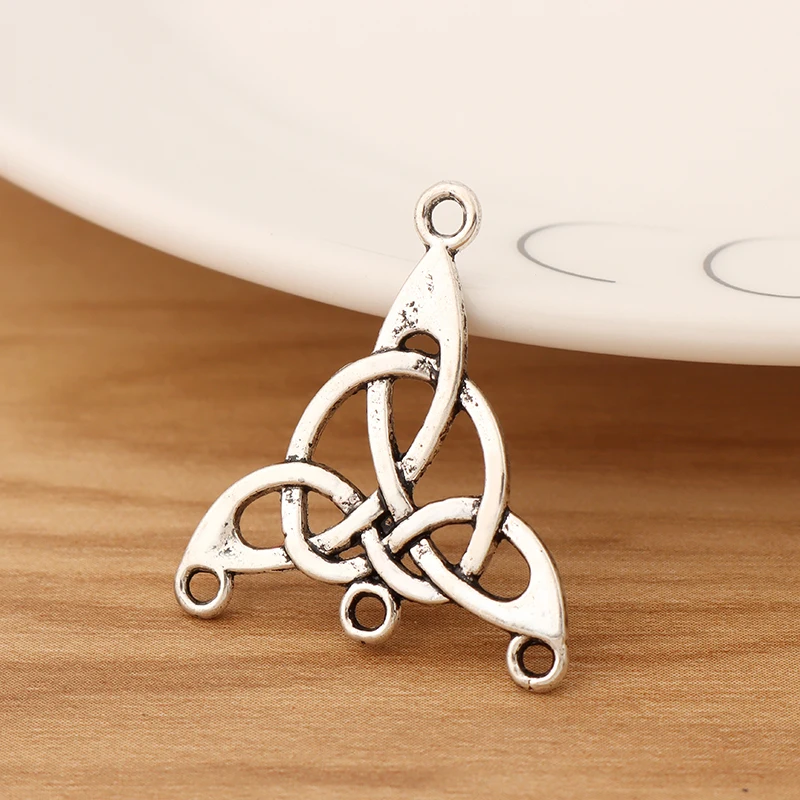 

20 Pieces Tibetan Silver Celtics Trinity Triquetra Knot Connectors Charms Pendants for DIY Earring Necklace Jewellery Making