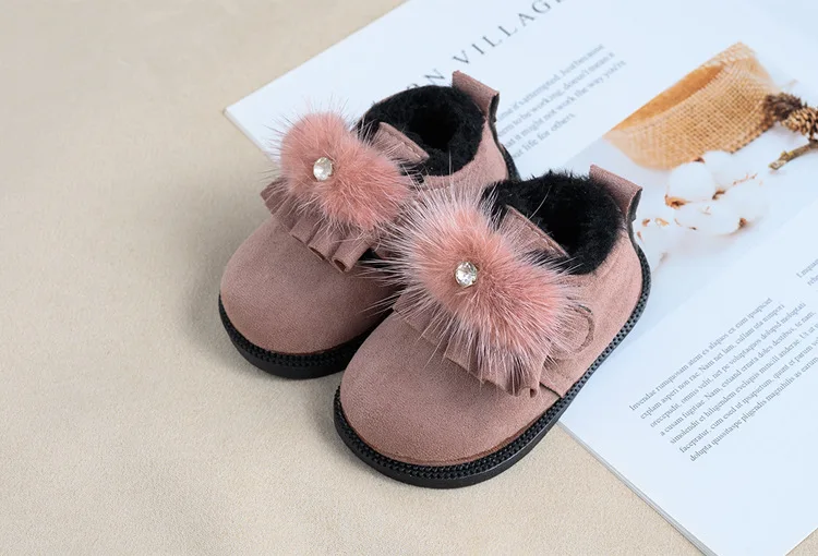 Модные ботинки для маленьких девочек; Теплая обувь принцессы с помпонами для малышей; зимняя обувь с мягкой подошвой для маленьких девочек; обувь с хлопковой подкладкой; Size16-20