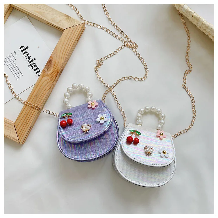 Рисунок 2 - Прекрасная детская сумка-клатч в виде принцессы-вишни