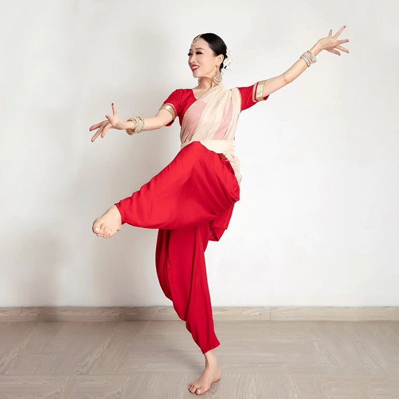 Share more than 148 bollywood dresses on rent latest seven.edu.vn