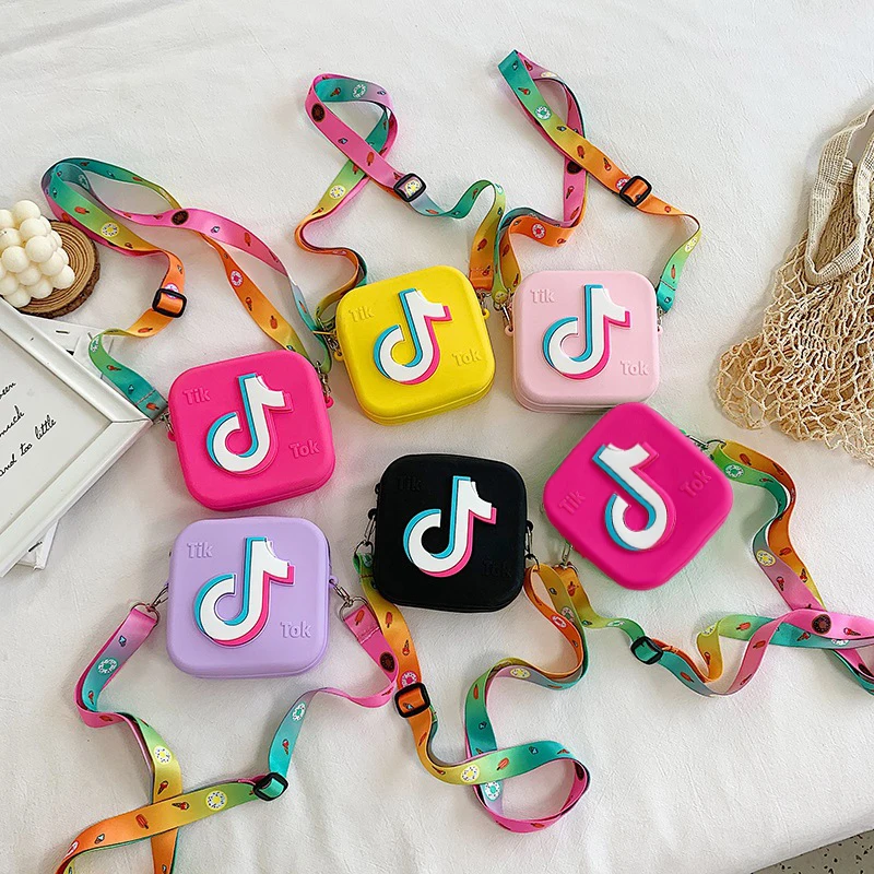 2021 модный тренд TikTok силиконовая сумка на плечо милые девушки рождественские