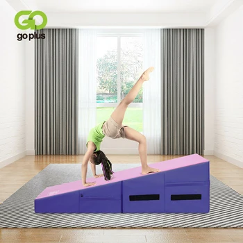 

GOPLUSS Folding Ergonomically Wedge Exercise Gymnastics Mat with Handles Durable PVC Cover Fitness Exercise Yoga Pilates Mat