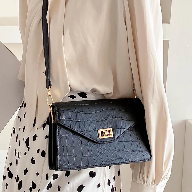 

2020 Crocodile pattern leather Small bags women Shoulder chain mini Crossbody bag Sac a Main Femme Ladies Messenger Bag