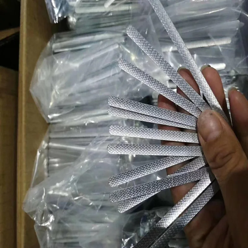 Lot de 50 ou 100 clips métalliques pour masques réutilisables - Ajustement parfait