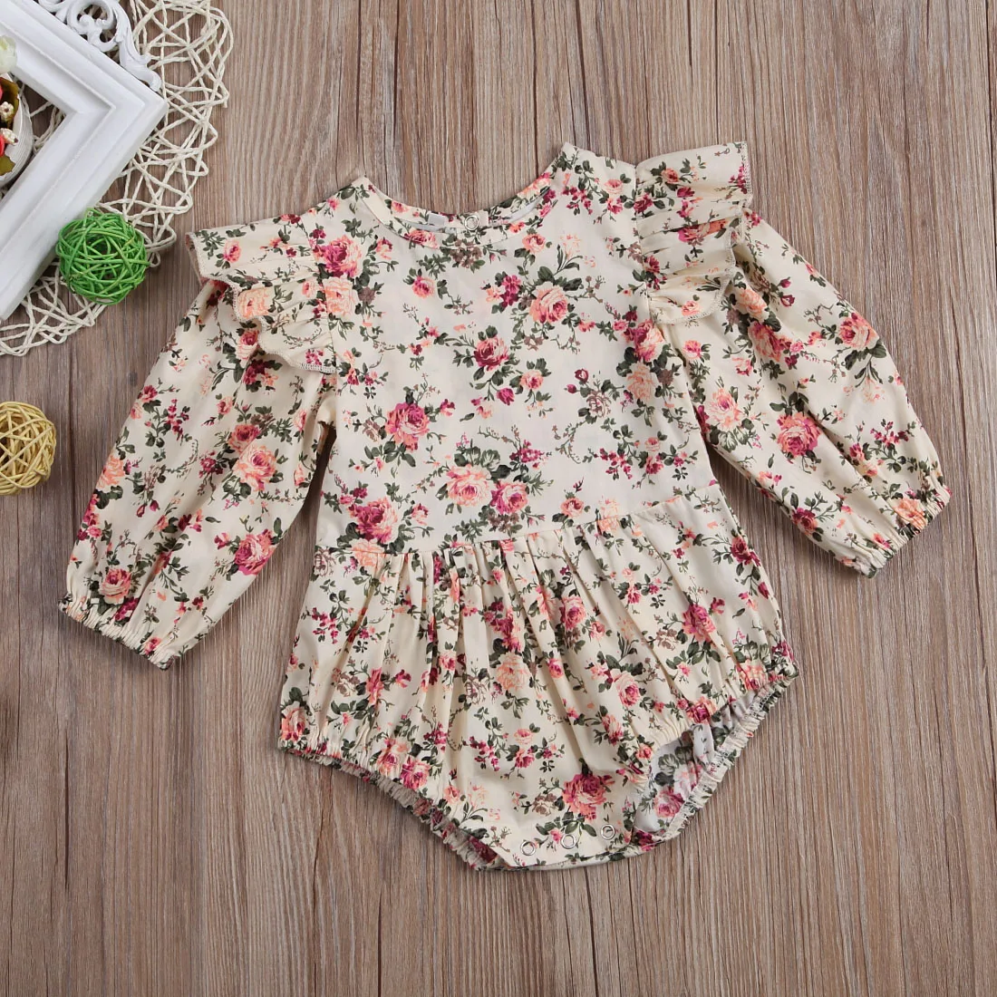 Для малышей, для маленьких девочек боди с цветочным принтом на весну и с оборками и длинным рукавом; комбинезон с круглым вырезом Повседневная одежда Костюмы милые наряды
