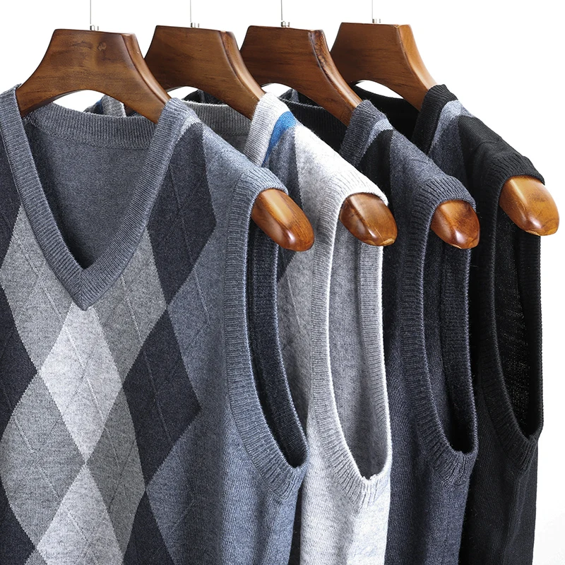 Men Sleeveless Sweaters Knitted Warm Wool V-Neck Vests Fashion Outwear Plaid Autumn Winter