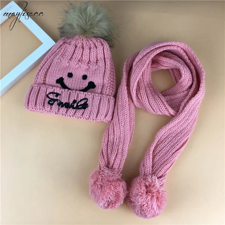 

Maylisacc 2-7 Years Old Children's Hat Neck Scarf Set Autumn/Winter 2019 2pcs Set Smiley Ball Acrylic Scarf for Boys and Girls