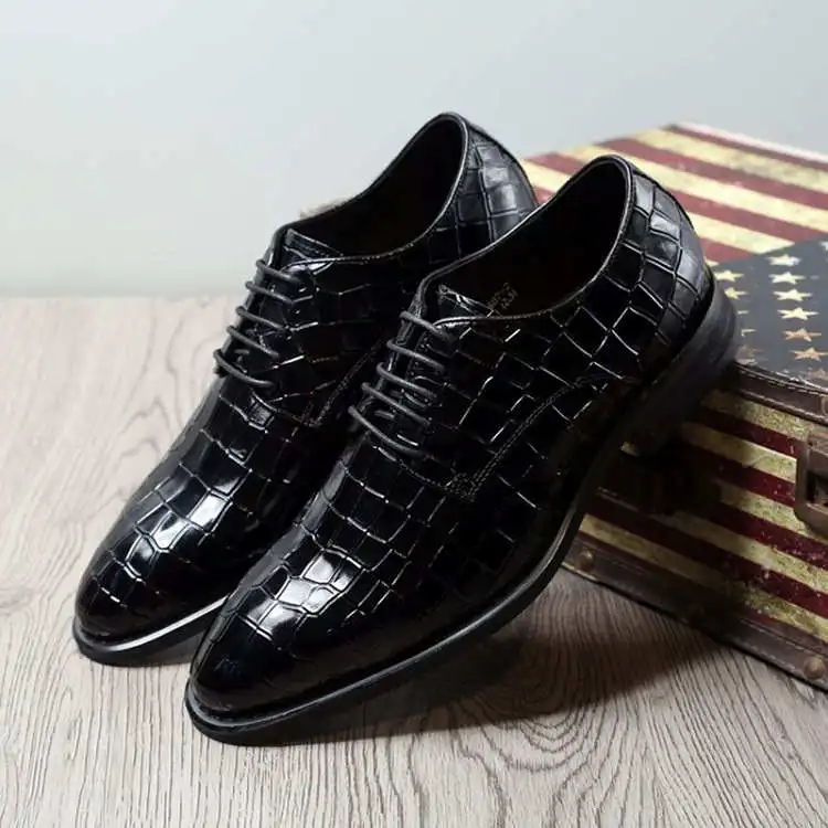 Black Genuine Leather Men Dress Formal Shoes Business Wedding Shoe Brogue Party Large Sizes Black Wine Red Slip On New Fashion - Цвет: Black