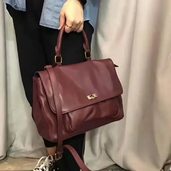 

EUMOAN High-grade first layer cowhide bag female 2020 new lock buckle leather bag large capacity shoulder bag