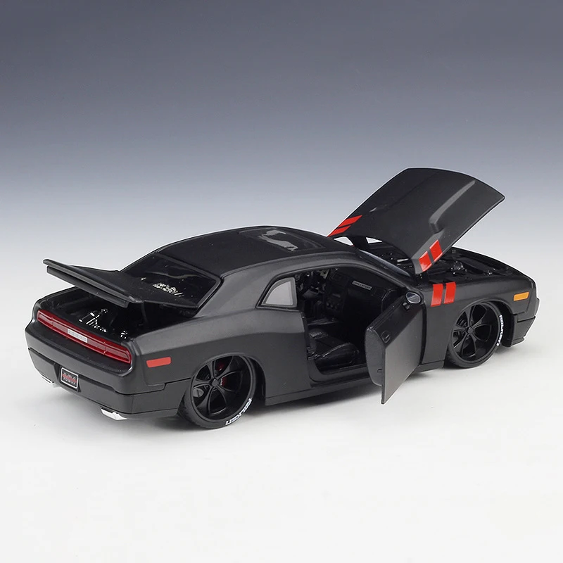 Модель автомобиля Maisto 1:24 под давлением 2008 Dodge Challenger модель игрушечного модели