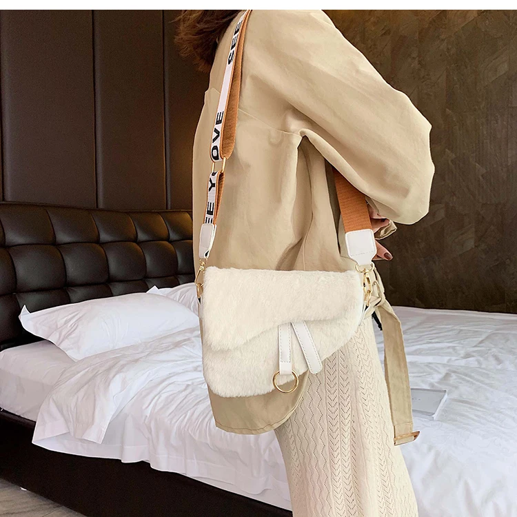 Осенняя и зимняя французская плюшевая сумка на плечо новая дикая сумка-мессенджер модная сумка на плечо с широким ремнем сумка на грудь