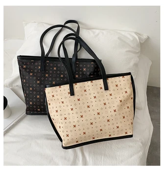 

Cute Bear Print Large Capacity Light Travel Bag,White Plaid Ladies Messenger Bag,Pu Brand Design Coffee Plaid Shoulder Bag