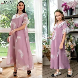 Mãe filha roupas combinando moda família olhar mãe menina roupa doce característica retalhos bordado vestido de manga curta solto