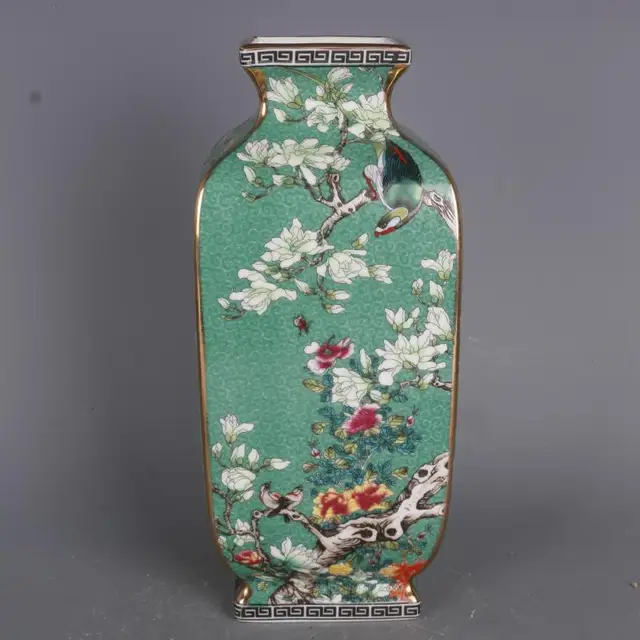 Qing Dynasty Qianlong Gold Painted Enamel Flowers And Birds Green Square Vases Antique Chinese Style Home Porcelain Ornaments 2