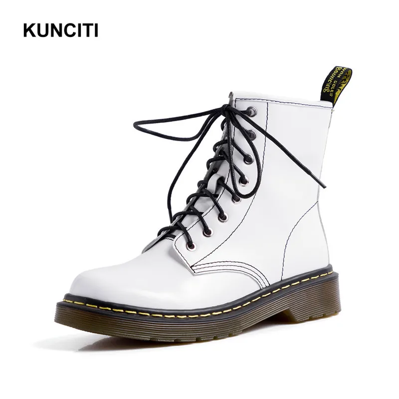 White KUNCITI/; Ботинки martin на шнуровке; женские ботильоны из натуральной кожи; дизайн; уличная подиумная винтажная Осенняя обувь; D9223 - Цвет: White