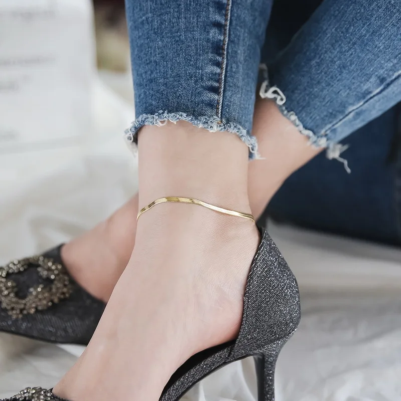 

Minimalist Retro 18k Gold Snake Bones Chain Pure Necklace Feet Pendant Women's INS Normcore Style Simple Elegant GIRL'S Does Not
