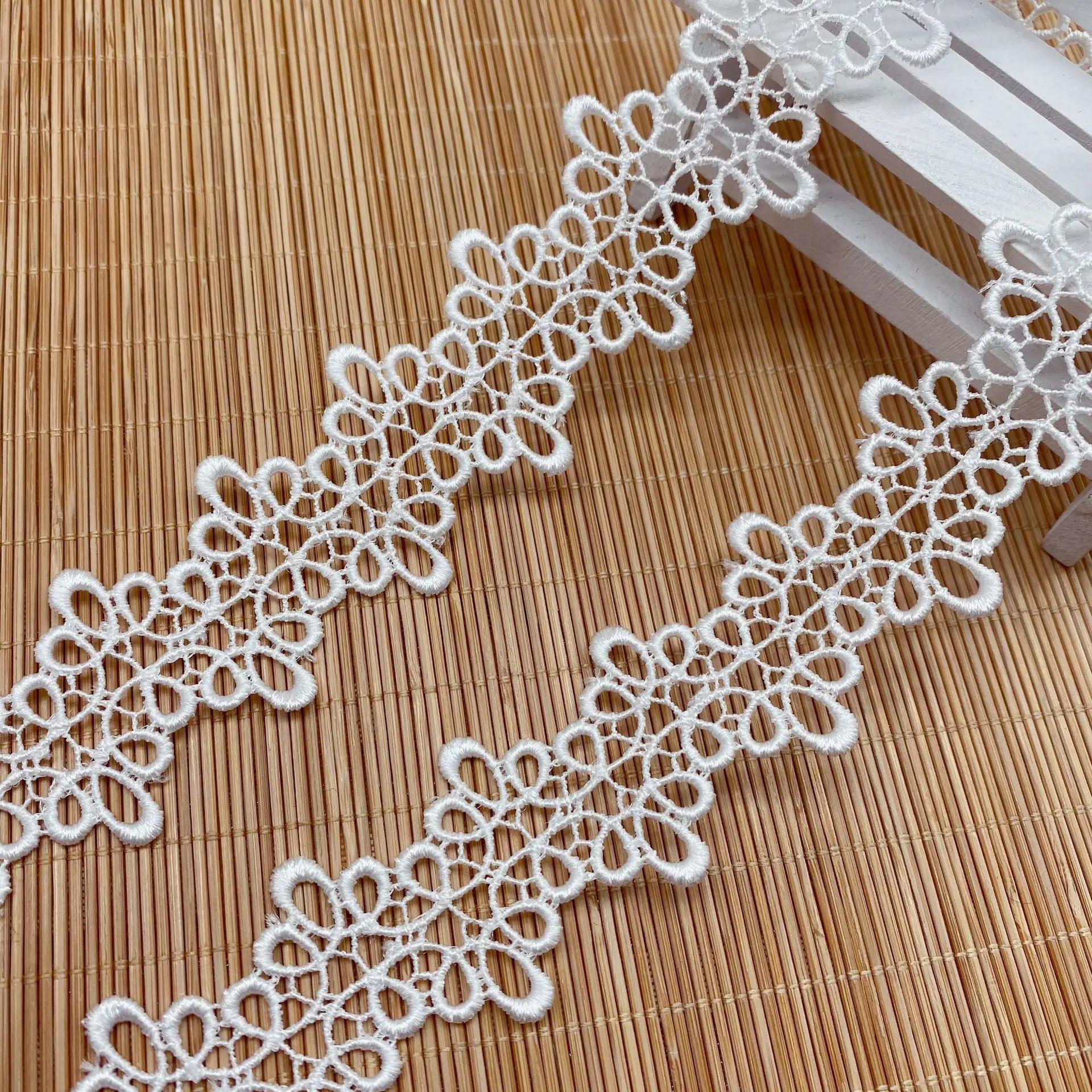 

5Yards/lot 3.4cm Width Apparel Sewing Hollow Trim Lace Fabric Ribbon Handmade Dress Pillows Cloth DIY Accessories