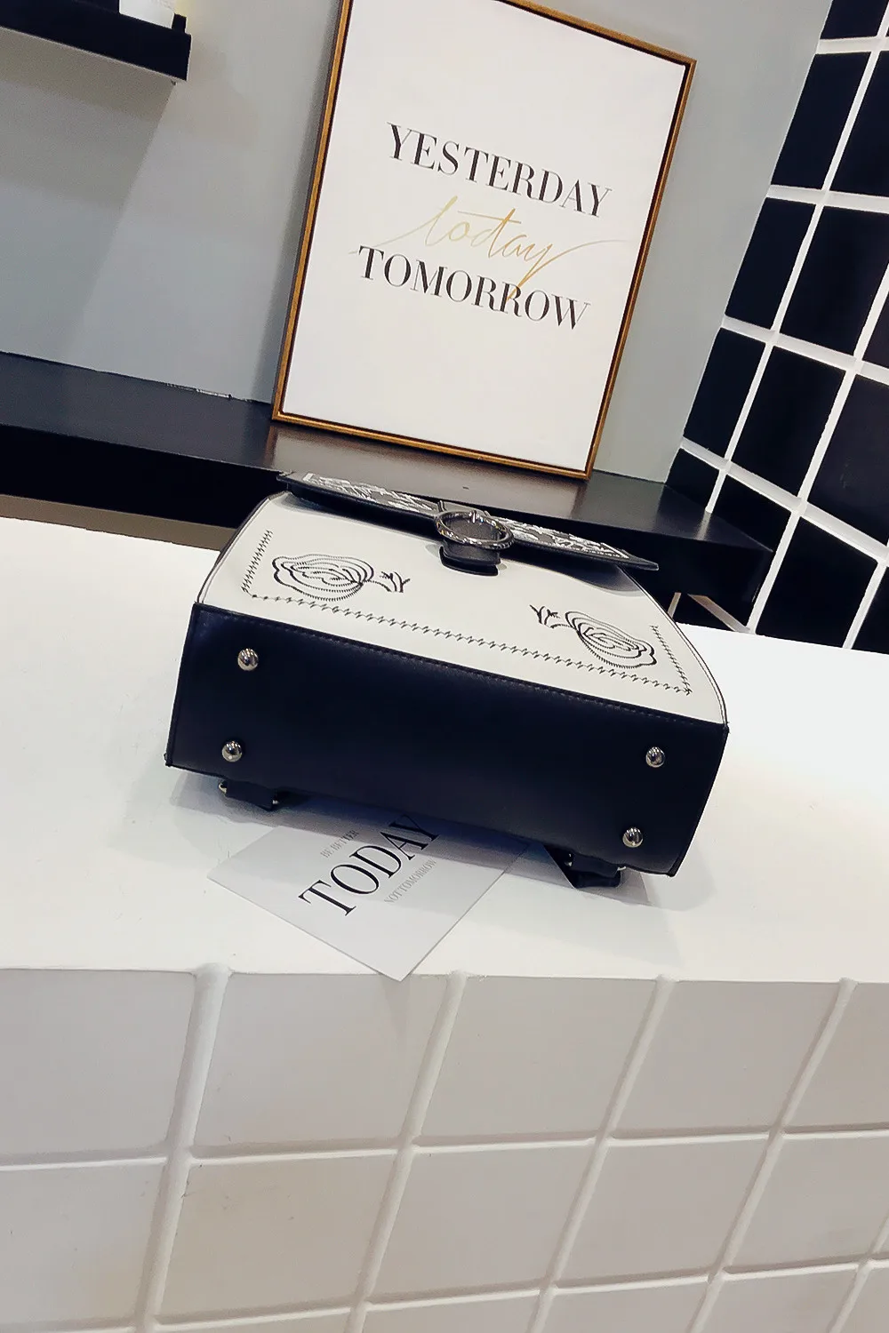 Два комплекта вышитые модные женские рюкзаки из искусственной кожи высокого качества для девочек-подростков, Женский Школьный рюкзак, сумка на плечо