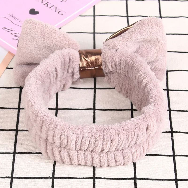 Карамельный цвет OMG письма повязка на голову с бантом из кораллового флиса Hairbands для Для женщин смывание макияжа с лица ремешки-оголовья для