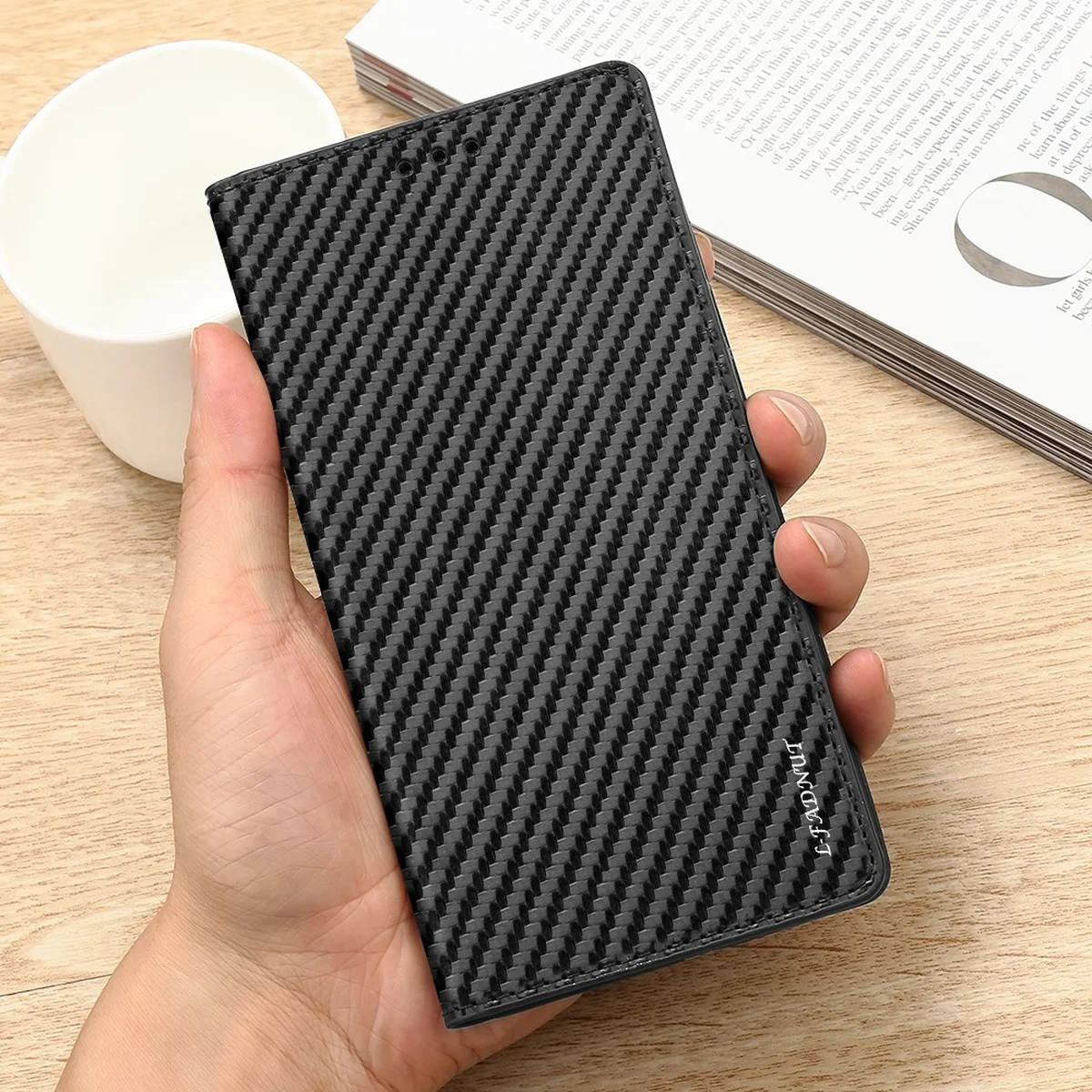 Чехол книжка из углеродного волокна для IPhone Xr X Xs 8 Plus 7 6S 6 5 S SE 2020 мужской кожаный