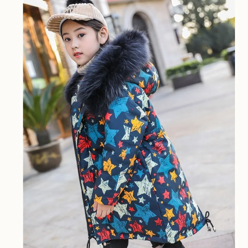Зима детская Пуховое пальто для девочки модный принт теплая верхняя одежда до-30 русская зимняя куртка, длинная куртка-пуховик для девочек, длинный пуховик для девочек для детей; большие размеры 10, 11, 12
