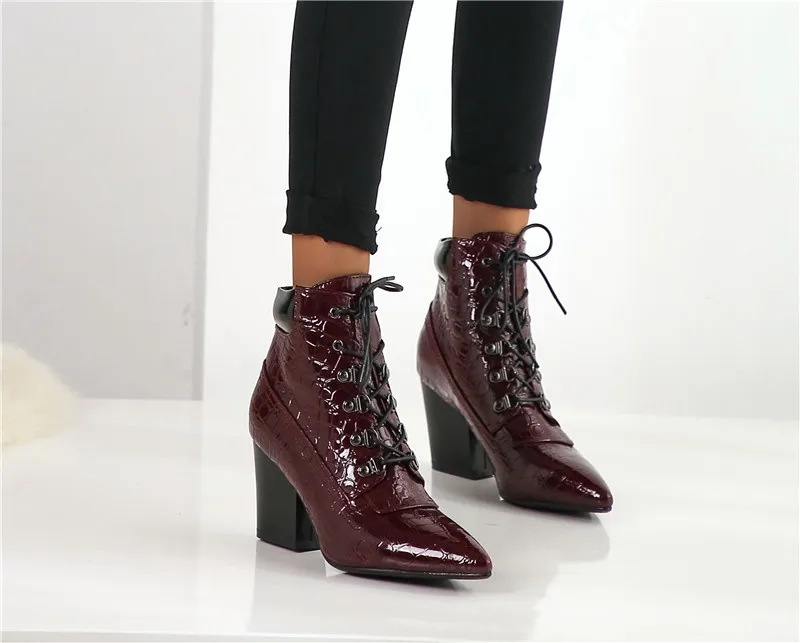 Женские байкерские ботильоны в стиле ретро, винно-красный, черный, готический панк, на шнуровке, на квадратном блочном каблуке, Короткие мот... Женские байкерские ботильоны в стиле ретро, винно-красный, черный, готический панк, на шнуровке, на квадратном блочном каблуке, Короткие мот...