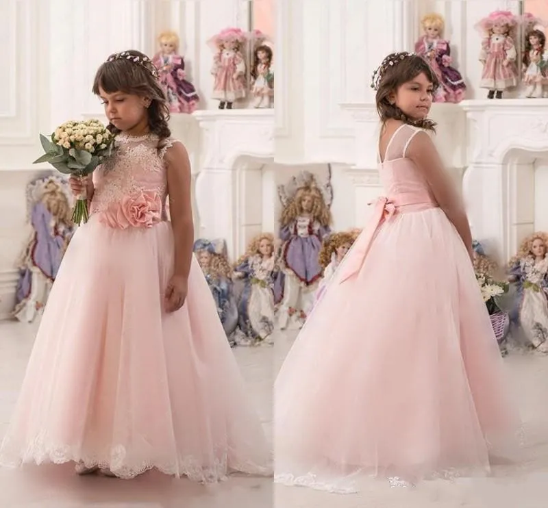 Prinses Roze Bloem Meisje Jurken voor Bruiloften Jewel Hals Kant Handgemaakte Bloem Kralen Kind Communie Pageant Party Dress Prinses Roze Bloem Meisje Jurken voor Bruiloften Jewel Hals Kant Handgemaakte Bloem Kralen Kind Communie Pageant Party Dress