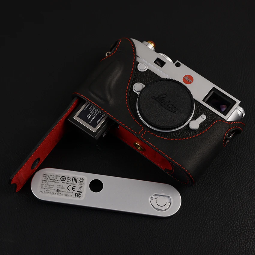 Leather-for-battery version of Leica Leica M10