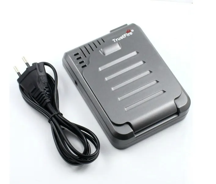 2* TrustFire 18650 3,7 V 2400 мА/ч, Перезаряжаемые защищенный батареи+ Trustfire TR-003 4P Универсальный литий-ионный аккумулятор Батарея Зарядное устройство, 20 компл./лот