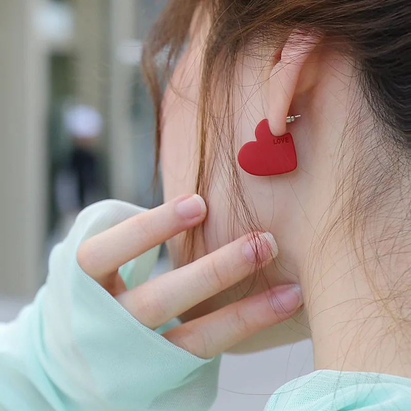 New Korean TV Star Metal Elegant Red Love Heart Stud Earrings For Women Cute Boucle D