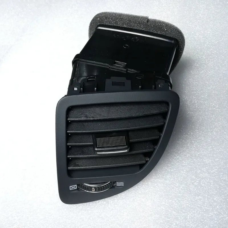 起亚狮跑空调出风口左边