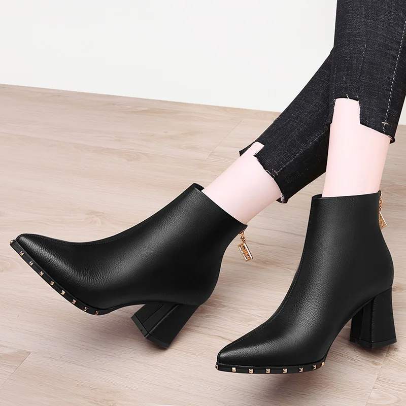 

Winter WOMEN'S Shoes Pointed-Toe Solid Color WOMEN'S Boots after Zipper Solid Color Fashion Boots Waterproof Platform WOMEN'S Sh
