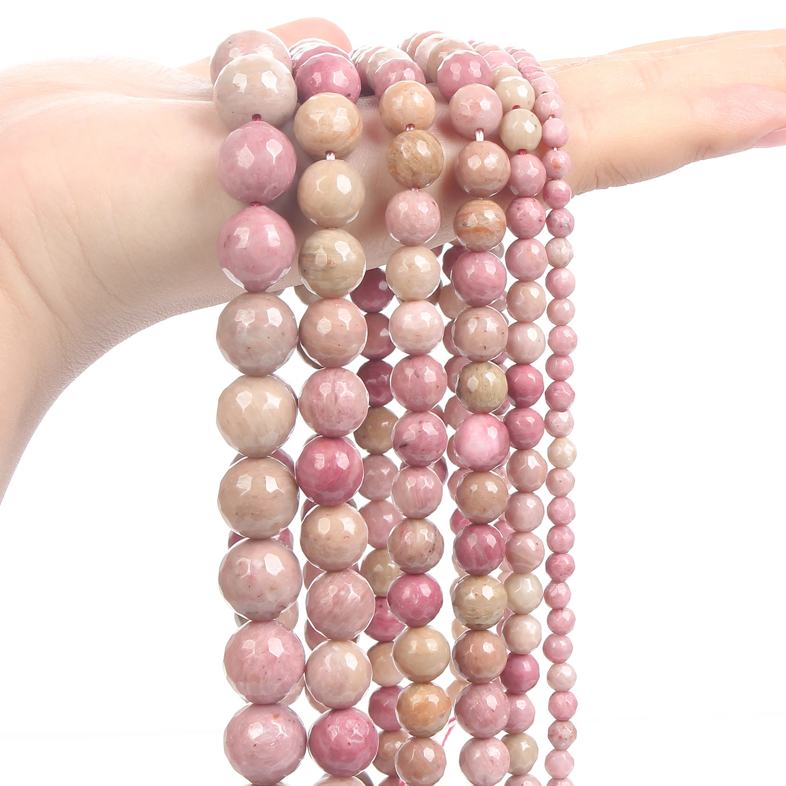 Бусины из натурального камня с красными венами граненые круглые