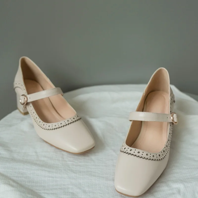 EGONERY, весенние новые модные женские туфли-лодочки женские туфли из натуральной кожи на среднем каблуке с пряжкой и квадратным носком Прямая поставка, размер 34-39 - Цвет: beige white
