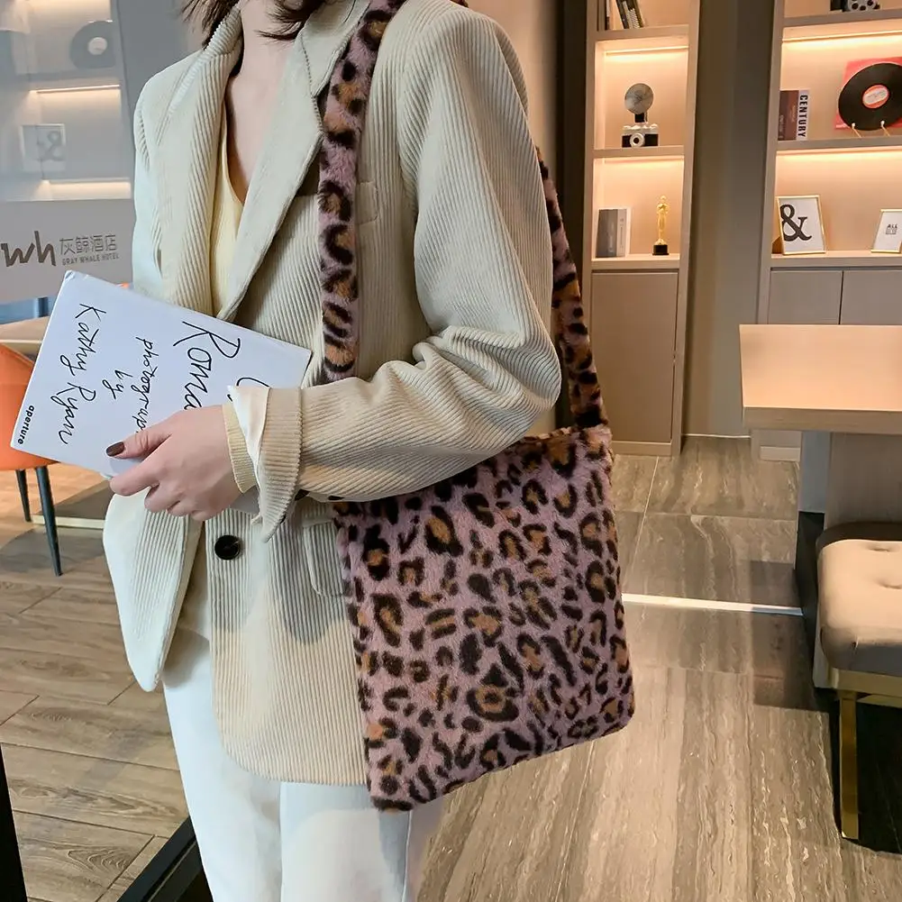 Retro Leopard Print Crossbody Bags for Women 2020 Autumn Winter Plush Soft Shoulder Messenger Handbag Bag Fluffy Warm Fur Bag Retro Leopard Print Crossbody Bags for Women 2020 Autumn Winter Plush Soft Shoulder Messenger Handbag Bag Fluffy Warm Fur Bag