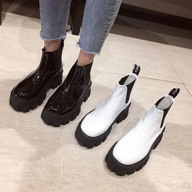 LTARTA Spring Women Martin Boot Autumn Comfortable Thick Color Matching Wedge Heel Boots Women Boots JXQ-802