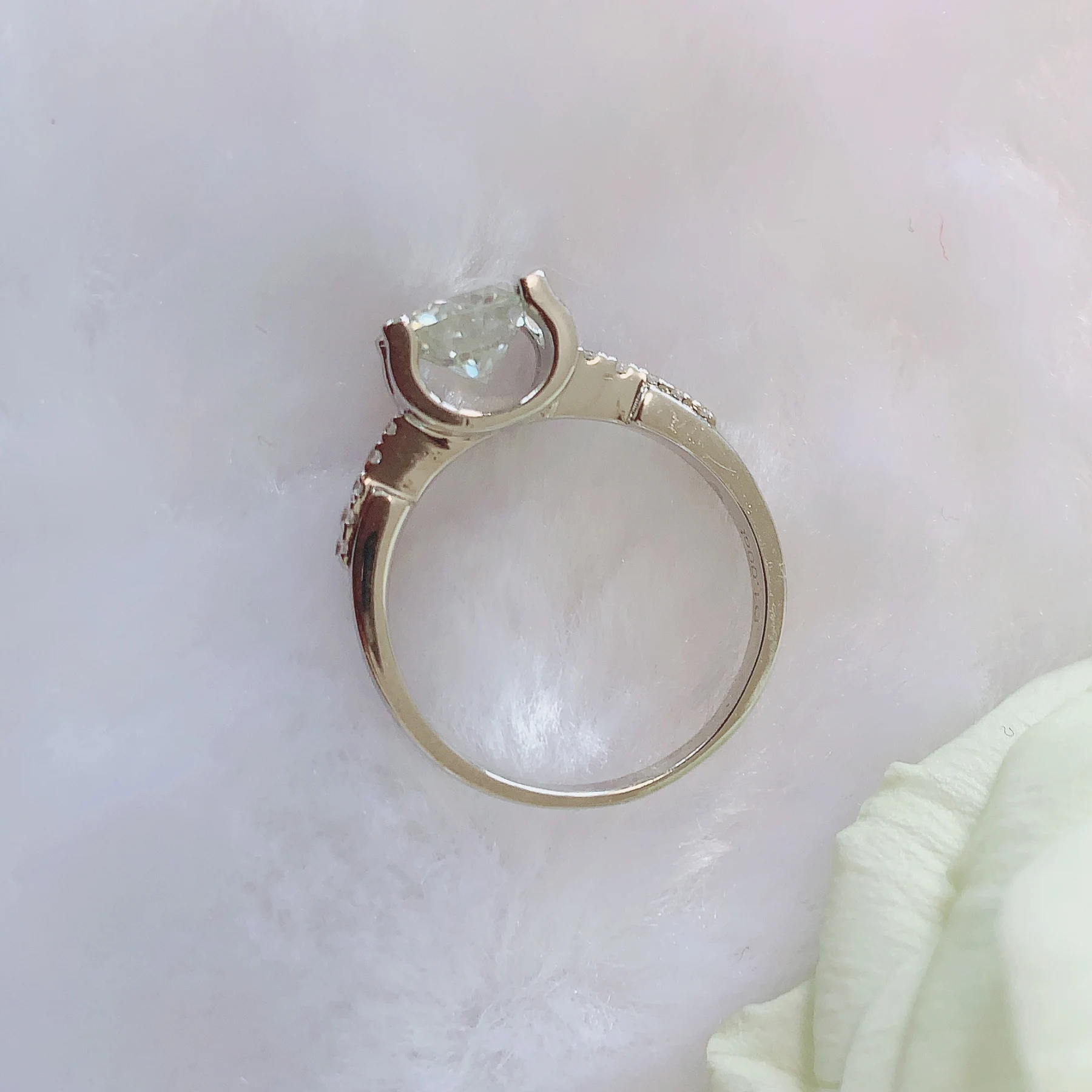 Серебряное кольцо с покрытием из белого золота, 1ct, 4 когти, круглая бриллиантовая огранка, лабораторное ювелирное изделие, Муассанит, кольцо на годовщину для женщин