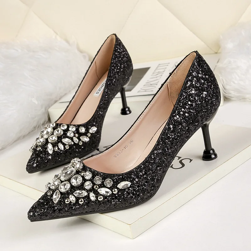 Qwedf свадебные туфли невесты Для женщин; с острым носом на высоком тонком каблуке со стразами стразы на супервысоком тонком каблуке женские свадебные туфли, вечерние, женские туфли-лодочки D5-100