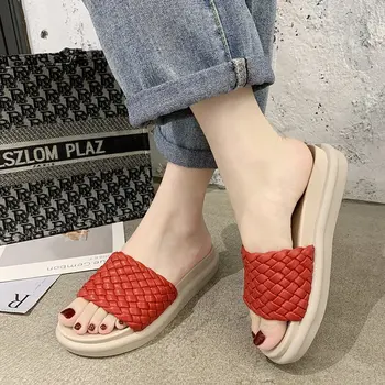 

Rimocy Red Black Woven Platform Slippers Women Summer Square Toe Beach Slides Woman Rubber Non Slip Leather Sandals Female 2020