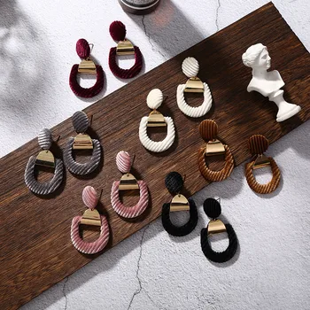 

2018 New Temperament Vintage Alloy Plush Earrings White black Big Circle Velvet Pendant Earring For Women Unique Gift Jewelry