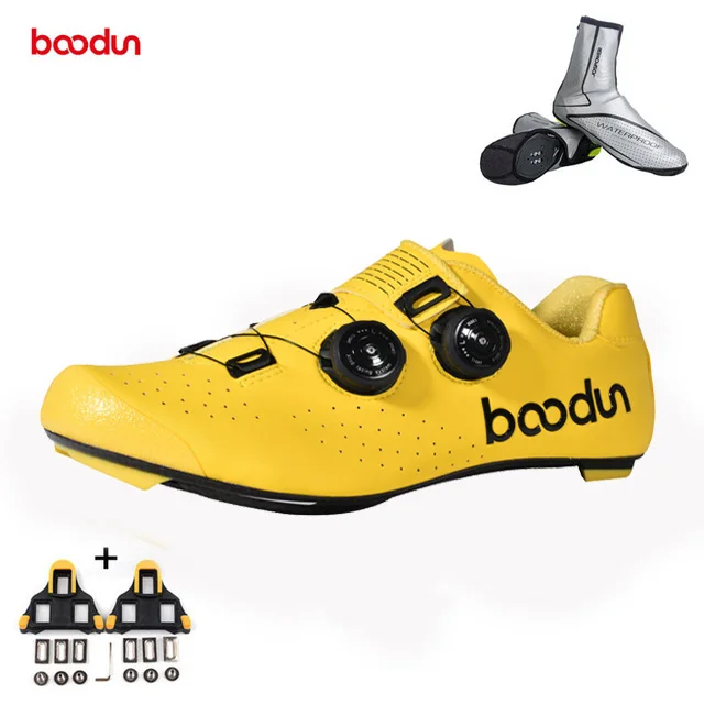 with cleat and cover Кроссовки для шоссейного велоспорта из углеродного волокна, Мужская велосипедная обувь, самозакрывающиеся гоночные дышащие ультралегкие профессиональные велосипедные кроссовки - Цвет: with cleat and cover