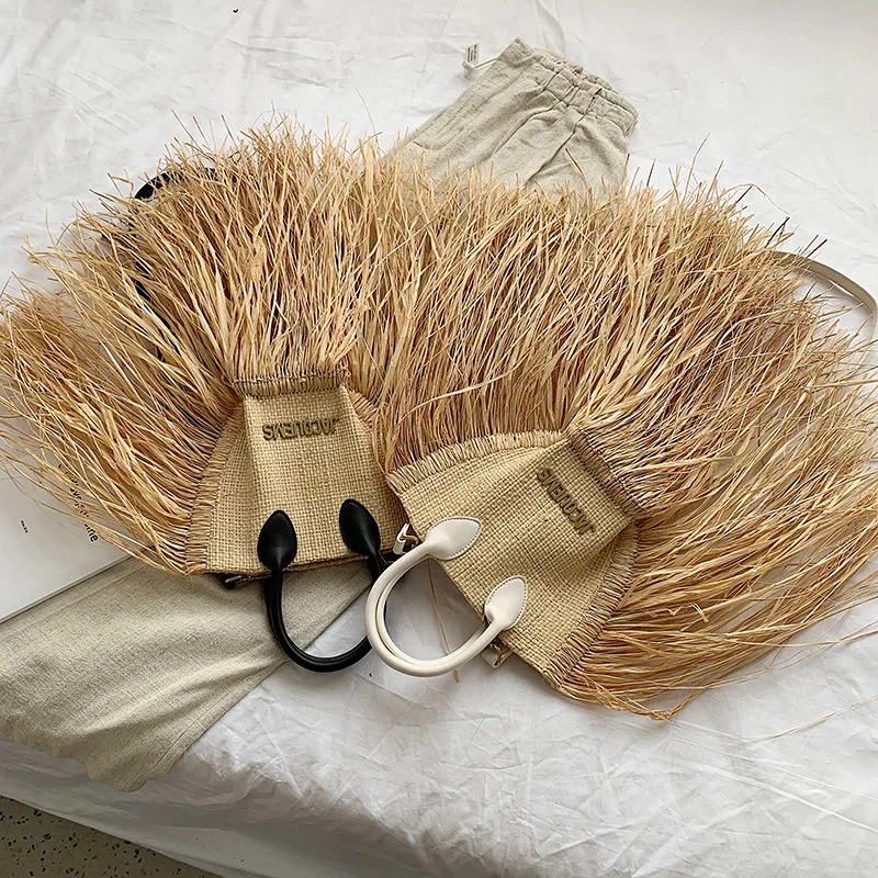 

2019 new runway fashion bucket bag straw fringed skirt woven bag shoulder slung bag