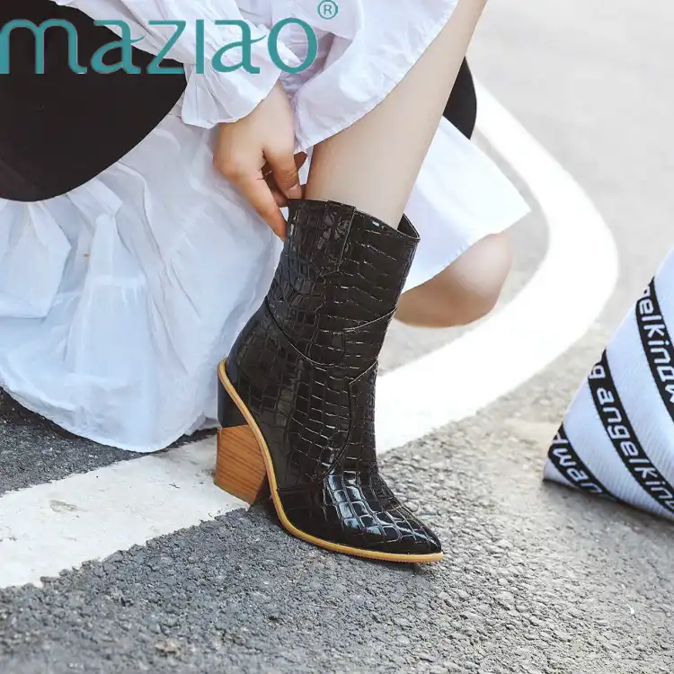 winter outfits with cowboy boots