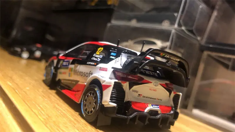 Классическая 1:43 шкала литья под давлением YARIS WRC моделирование гоночный автомобиль модель Миниатюрные статические транспортные средства Коллекция подарков все для макета