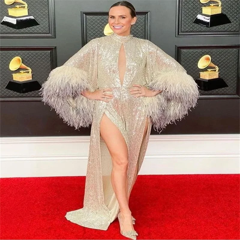 

Женское вечернее платье со шлейфом, серебристое блестящее платье с длинным рукавом и перьями, с разрезом сбоку, для выпускного вечера