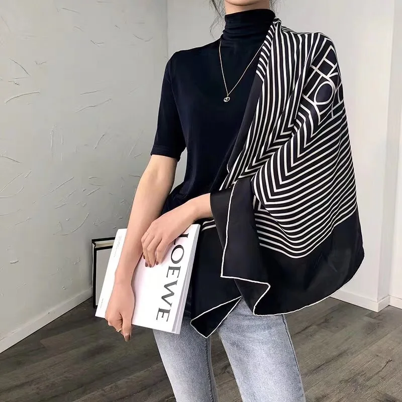 

Sunscreen Black and White Geometric Striped Pattern Big Square Scarf All-match Foulard Luxe Sciarpa Donna Foulard En Soie Fahion