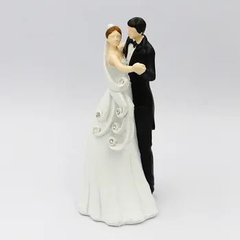 

Painted crafts Synthetic resin Bride and groom statues sculpture festive wedding ornament desktop figurine Home decoration a1748