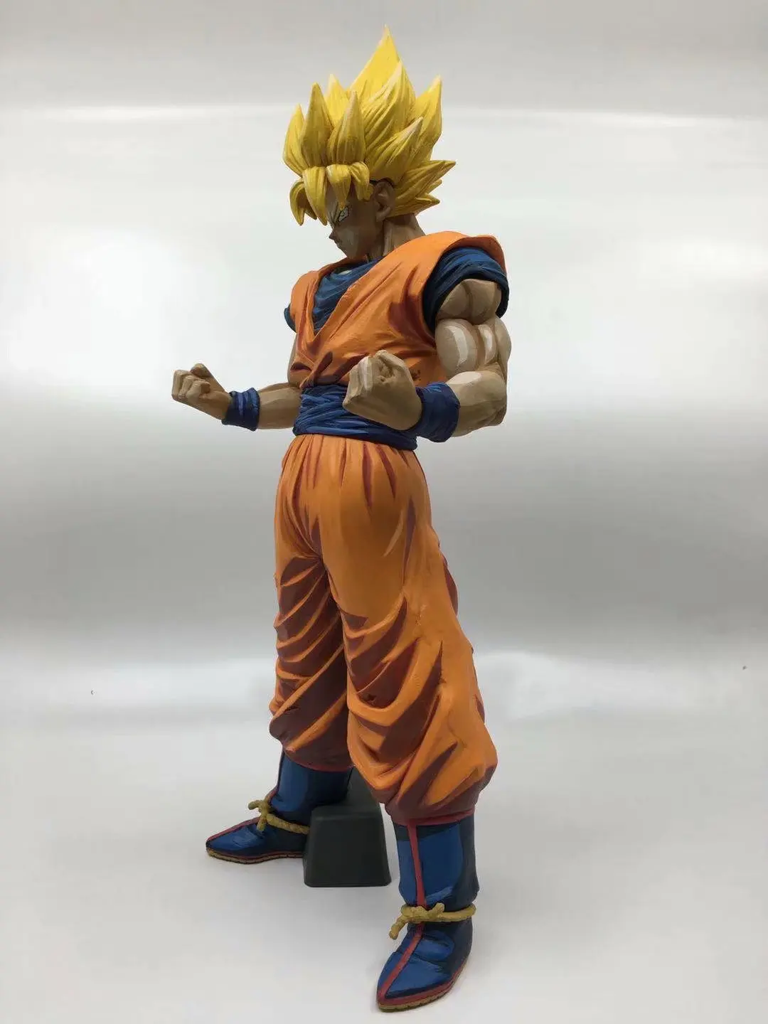 

Gros Super Saiyan People Sun Wukong Cartoon Color Second Element Goku Garage Kit